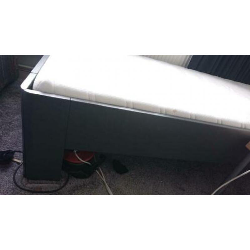 Auping 100x220 matras & spiraalbodem. Houten frame gratis.