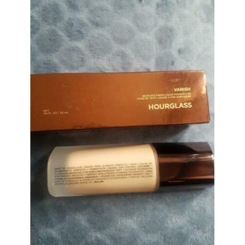 HOURGLASS Vanish foundation!! Meer makeup, kleding, tassen