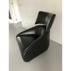 2 prachtige lederen Solymi fauteuils van Leolux