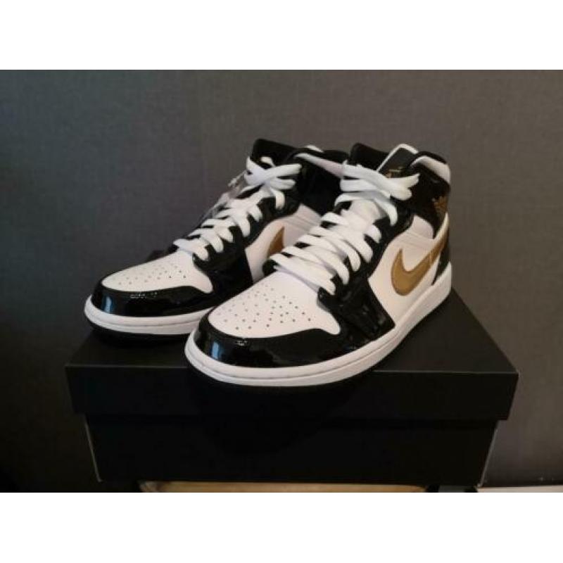 Jordan 1 Mid Patent Black 44