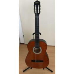 Te koop: Akoestische gitaar, met standaard en draagtas