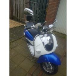 Grande Retro Snorscooter izgs