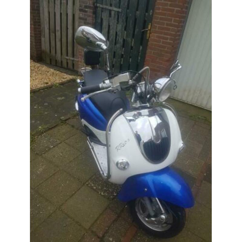 Grande Retro Snorscooter izgs