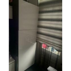 Ikea besta hoogglans kast.