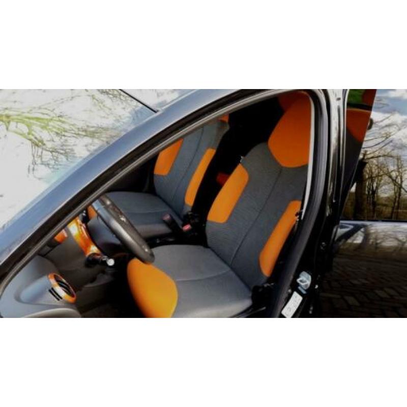 Toyota Aygo Orange Dynamic