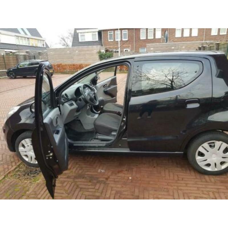 Nissan Pixo 1.0 50KW 5D 2010 Zwart