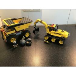 Lego City 4202 en 7248 vrachtauto en graafmachine