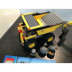 Lego City 4202 en 7248 vrachtauto en graafmachine