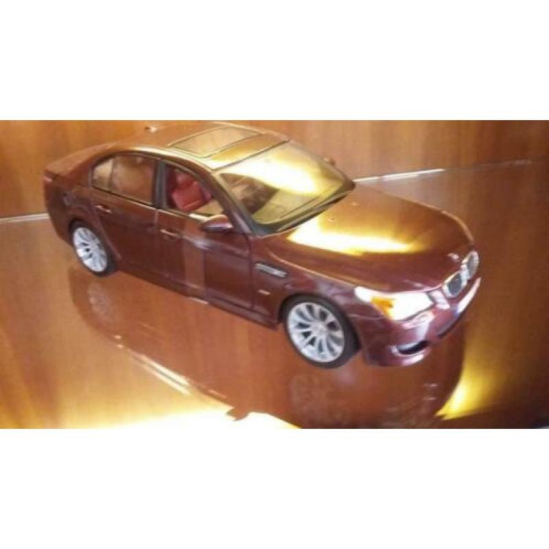 Nieuw: BMW M5 schaal 1:18