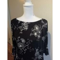 S. Oliver zwart met witte bloem shirt s/m