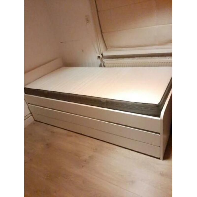 IKEA Bed met onderbed inclusief Matrassen