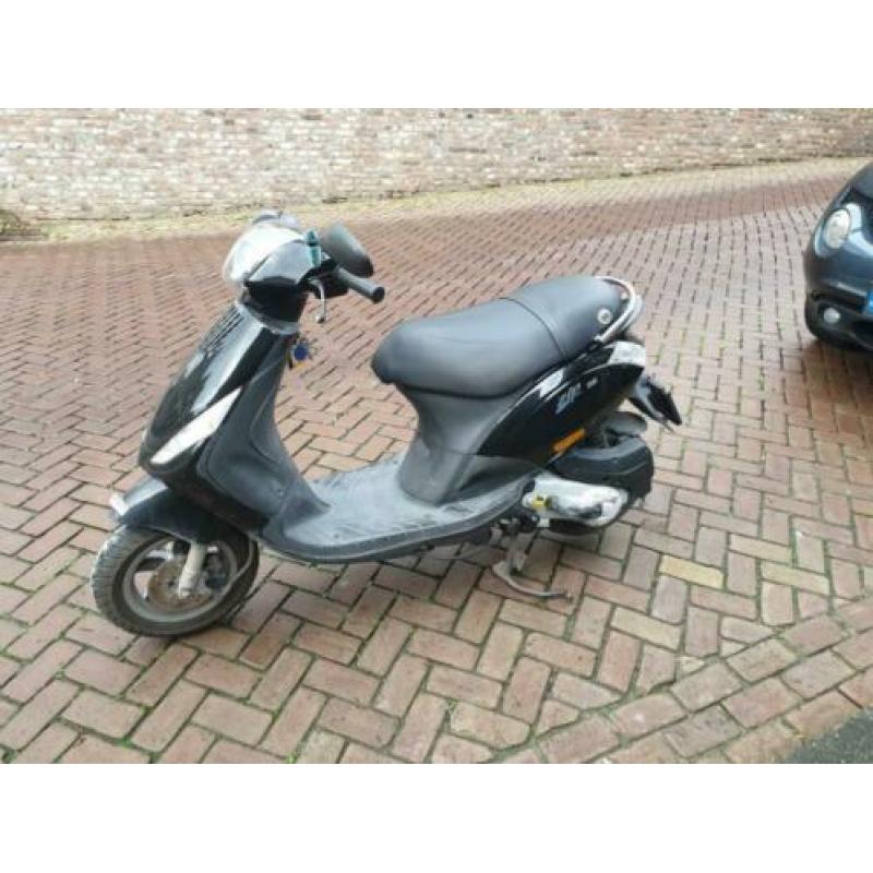 Zip 2000 Zwart 4T 25km/h blauw kenteken