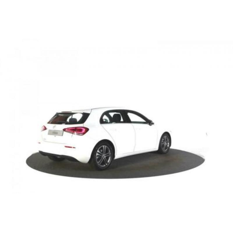 Mercedes-Benz A-Klasse 160 Line Style € 438,42 p/m * / Achte