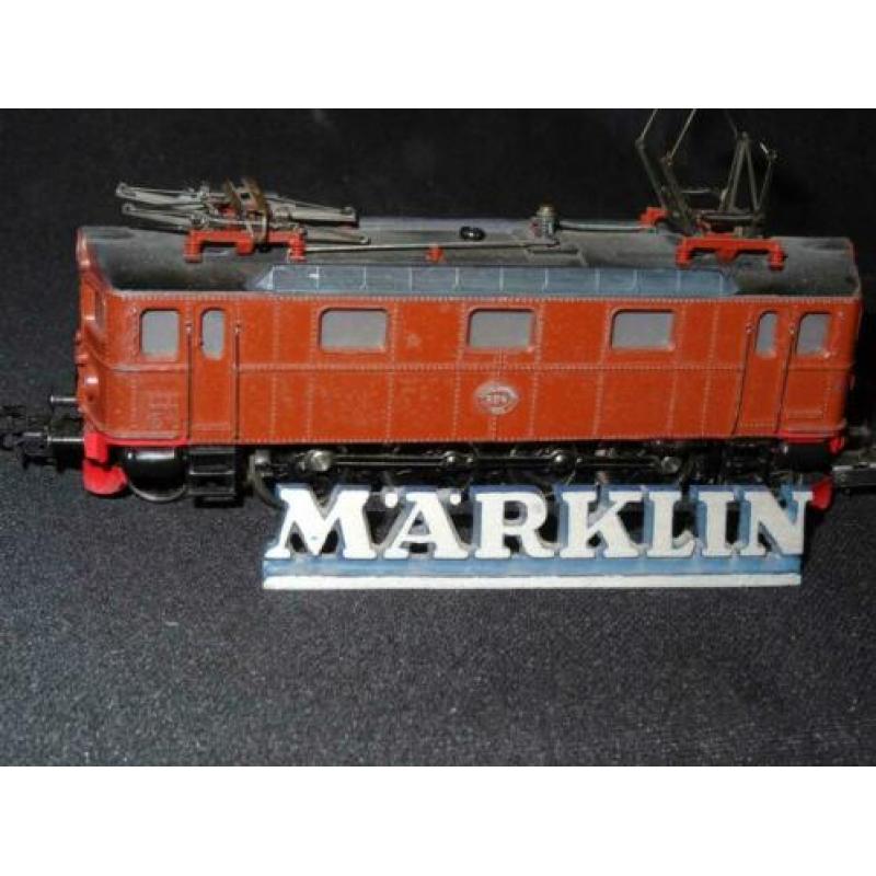 038=Marklin 3030 stangen loc van de Zweedse spoorwegen.