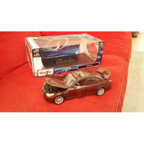 Nieuw: BMW M5 schaal 1:18