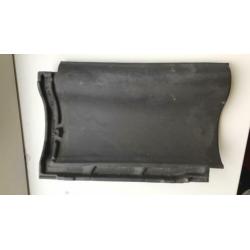 Partij van circa 100 nieuwe grijze dakpannen 41x 26 cm