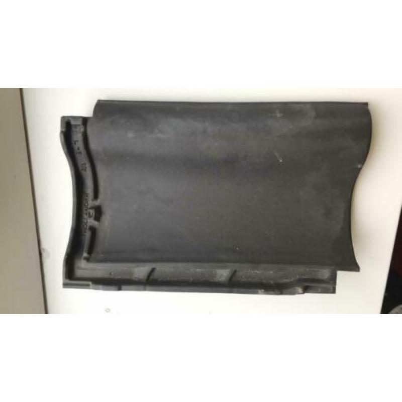 Partij van circa 100 nieuwe grijze dakpannen 41x 26 cm