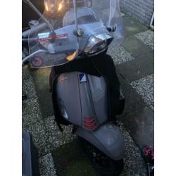 Vespa sprint snor 2018 iget