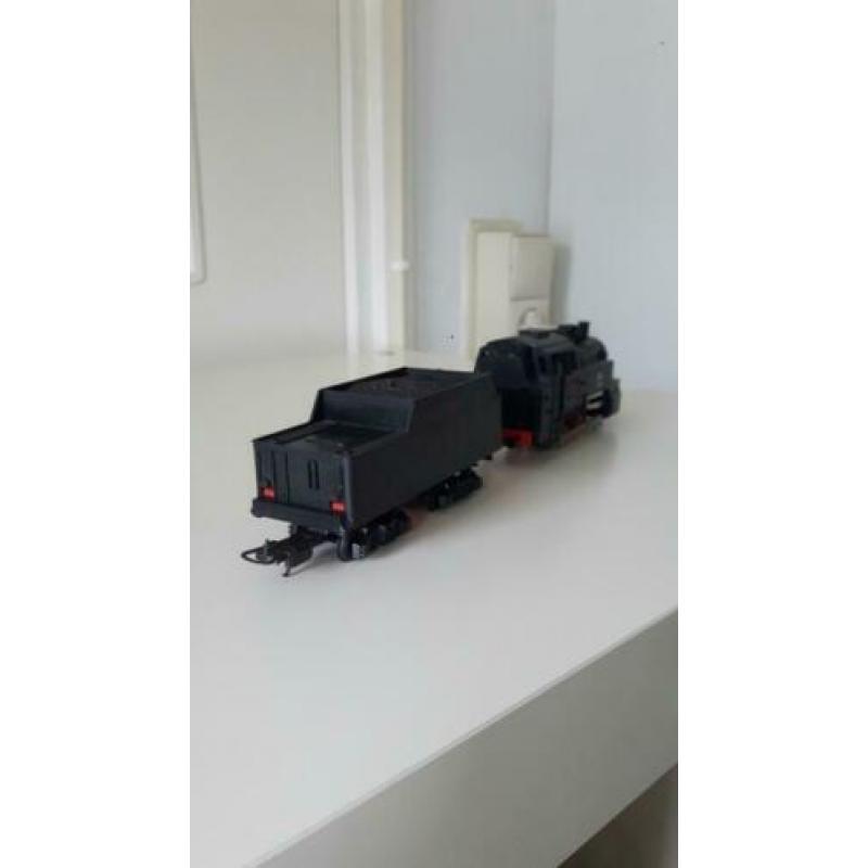 Super stoom loc met kolen tender .