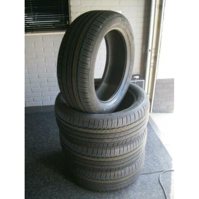NIEUW Zomerbanden 4 stuks 235 50 19 Michelin