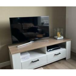 Prachtig TV meubel en boekenkast, wit/truffel eiken