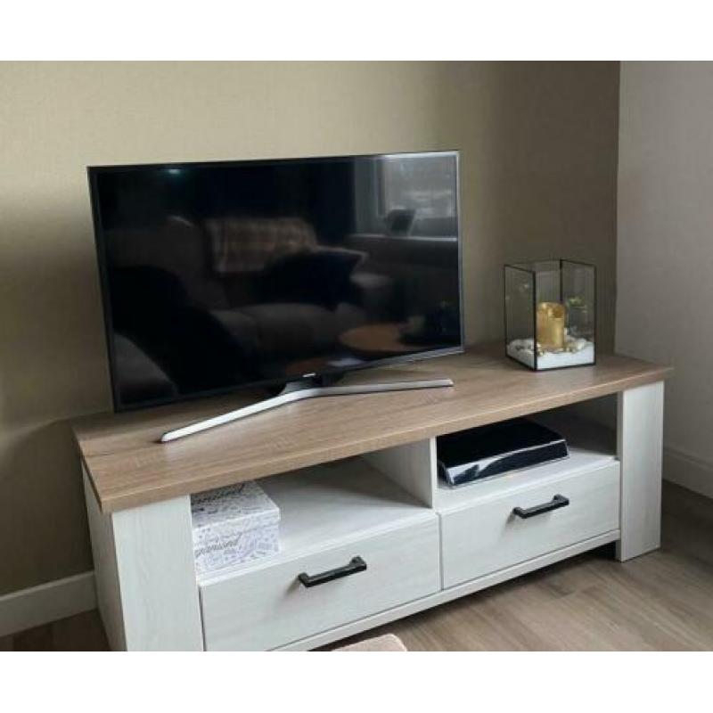 Prachtig TV meubel en boekenkast, wit/truffel eiken