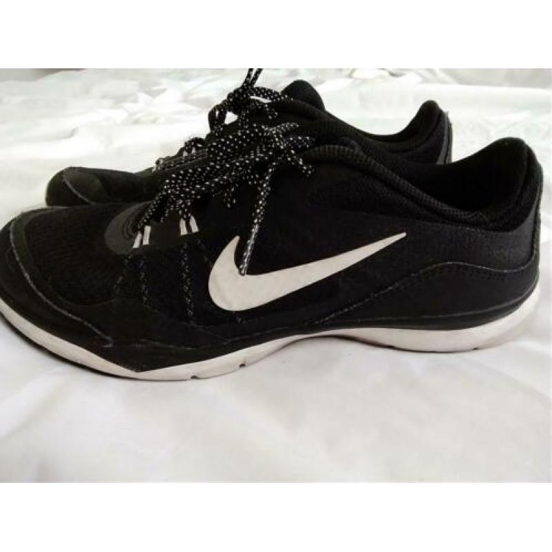 Zwarte NIKE sneakers 38,5