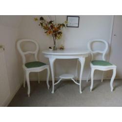 tafel met 2 stoelen, brocante