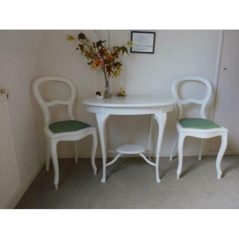 tafel met 2 stoelen, brocante