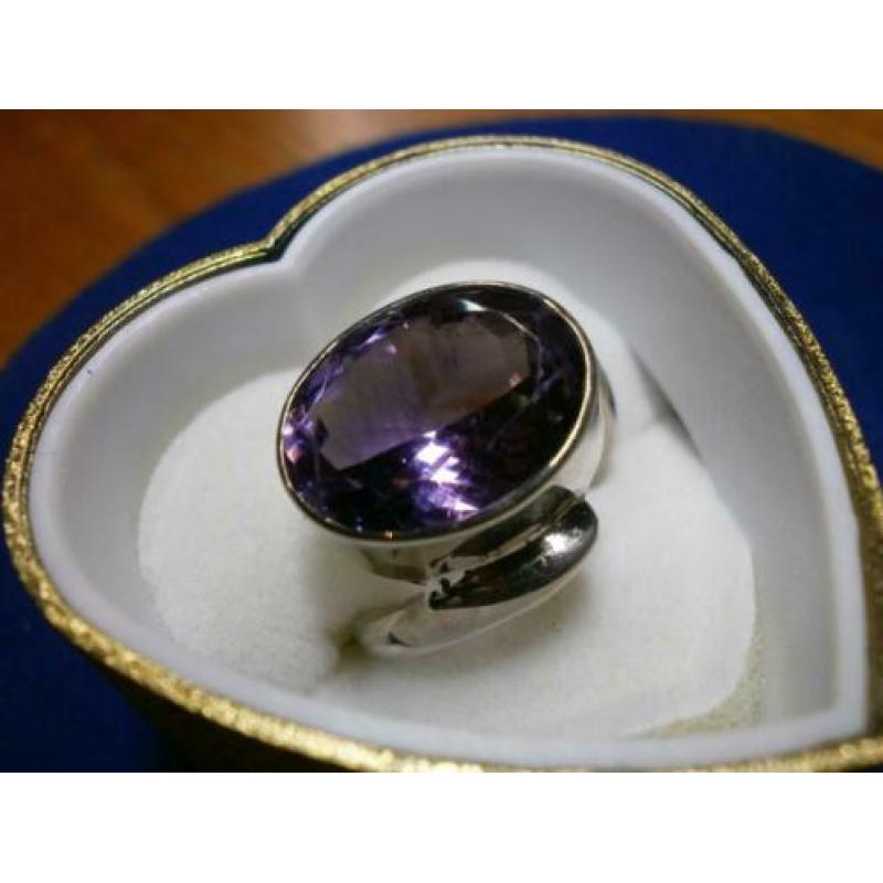 Mooie design Amethyst ring zilver 925