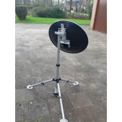 Luxe schotelantenne voor caravan of camper of balkon