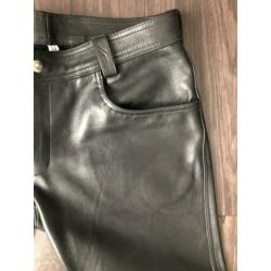 Leren broek (jeans model). Maat 34