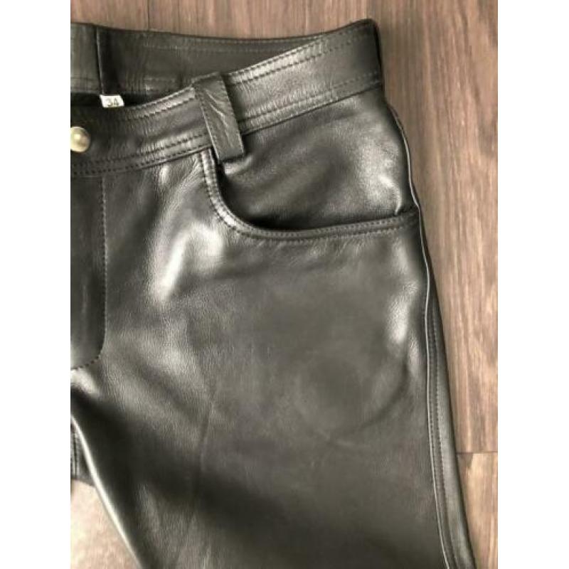 Leren broek (jeans model). Maat 34
