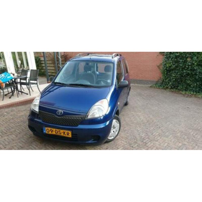 Toyota Yaris Verso 1.3 16V VVTI 5-deurs met airco + trekhaak