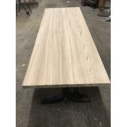 Robuuste tafel op voorraad!