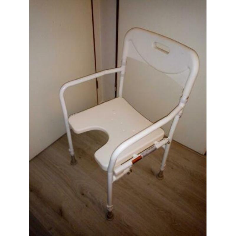 Inklapbare douchestoel van Excelcare de HC-2130