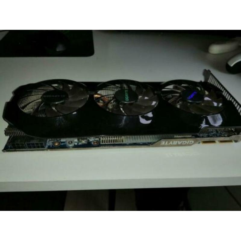 Gigabyte AMD Radeon HD 7950 3Gb