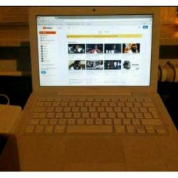 Snel en goed werkend Apple MacBook(2010) incl Roze laptoptas