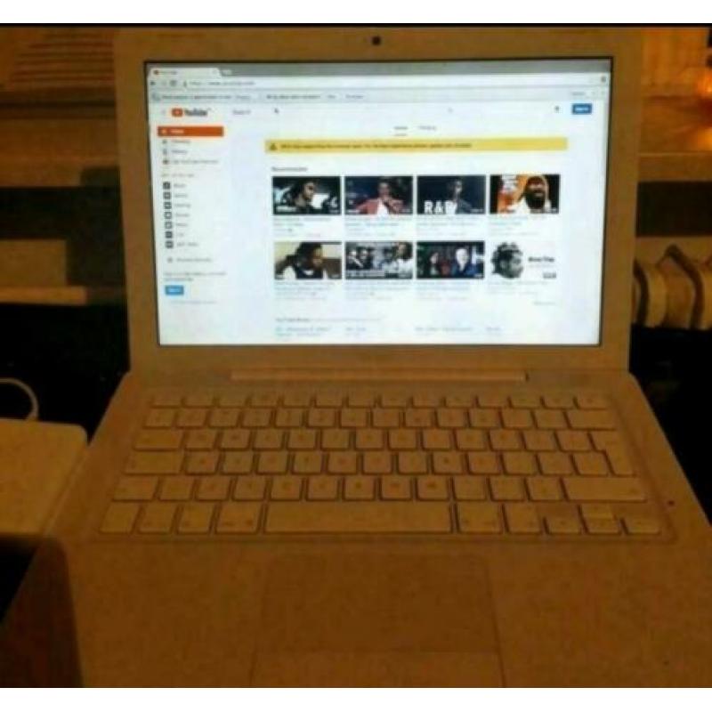 Snel en goed werkend Apple MacBook(2010) incl Roze laptoptas