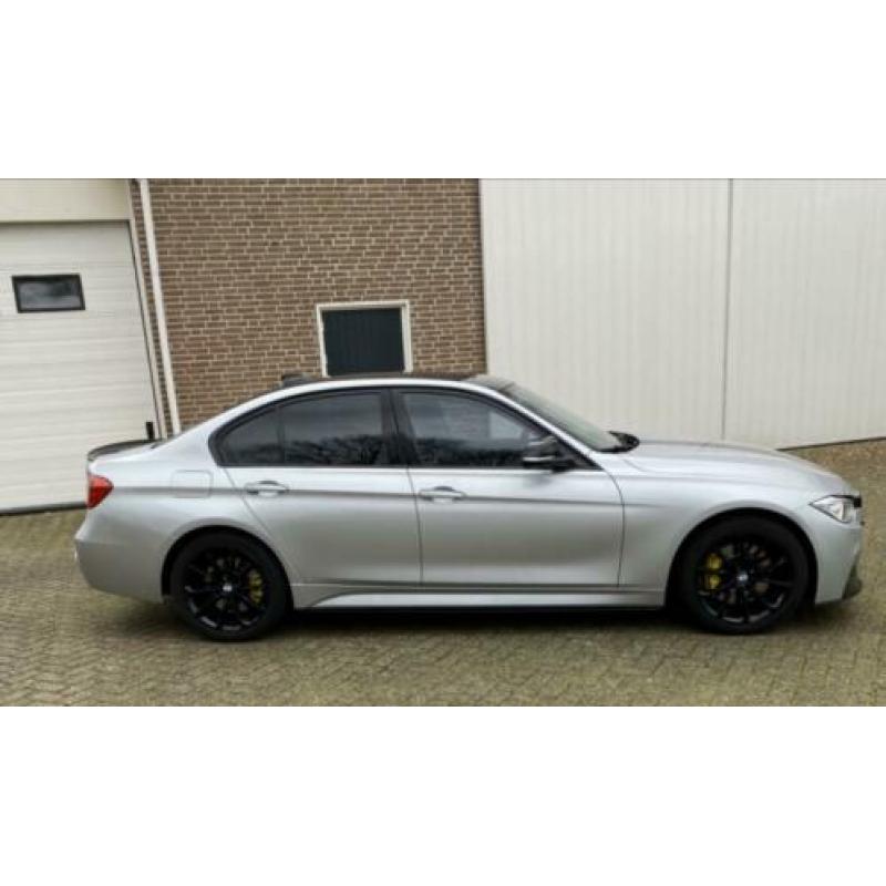 BMW 3-Serie 3.0 335I X drive/Headup/HarmanKardon