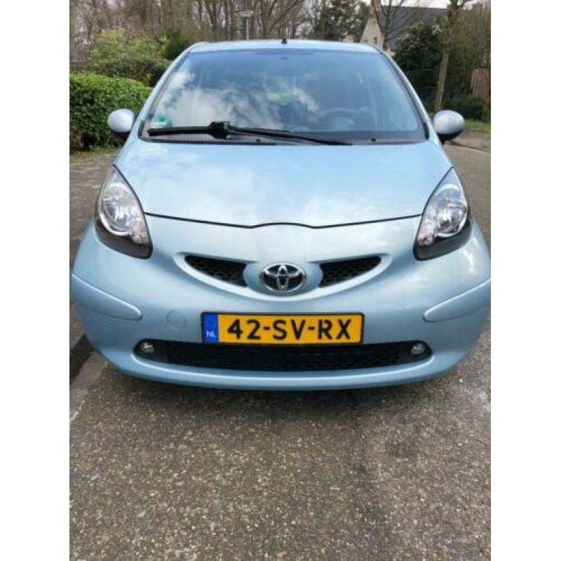 Toyota Aygo 1.0 12V 5drs / dealer onderhouden/full options