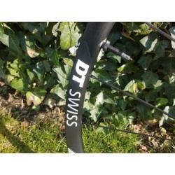 DT SWISS R24 SPLINE DB DISC WIELSET ZWART ongebruikt
