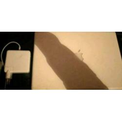 Snel en goed werkend Apple MacBook(2010) incl Roze laptoptas