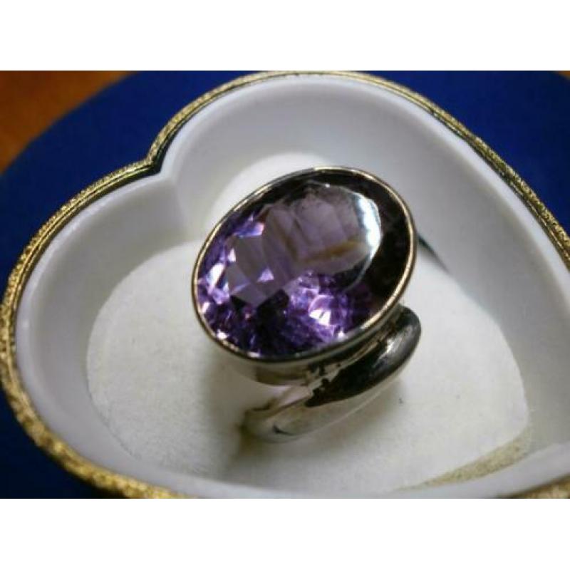 Mooie design Amethyst ring zilver 925
