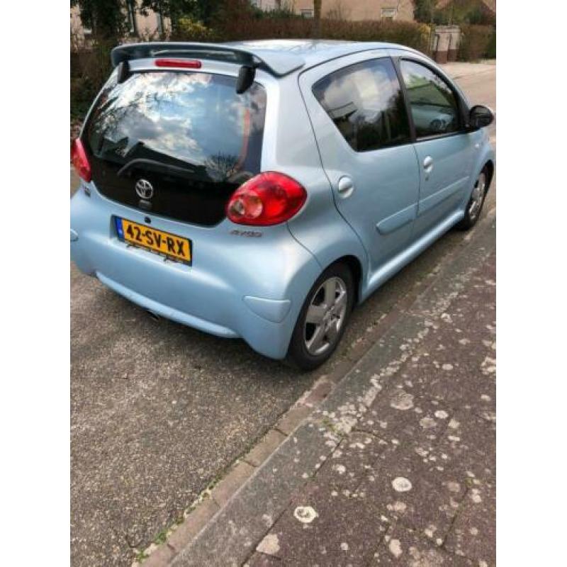 Toyota Aygo 1.0 12V 5drs / dealer onderhouden/full options