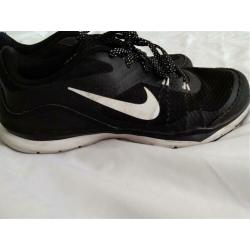 Zwarte NIKE sneakers 38,5