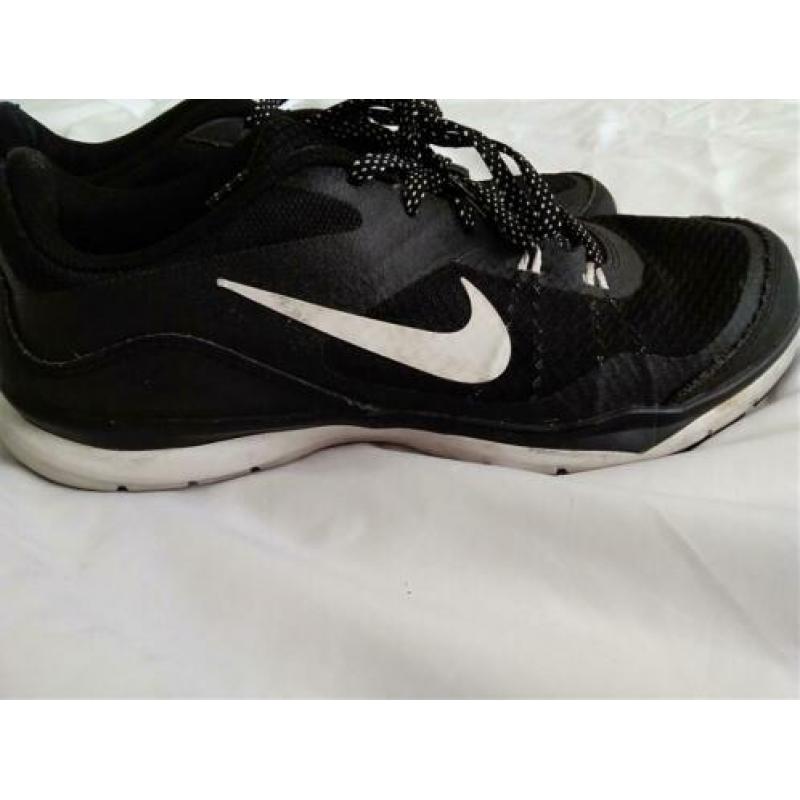 Zwarte NIKE sneakers 38,5