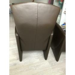2 leren jori fauteuils met lendesteun (prijs voor 2 stoelen)