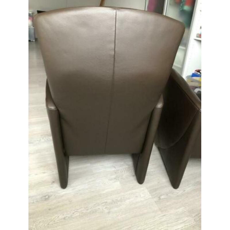 2 leren jori fauteuils met lendesteun (prijs voor 2 stoelen)