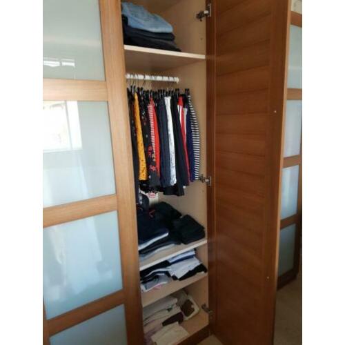 Kleding kast kersen fineer ziet er als nieuw uit